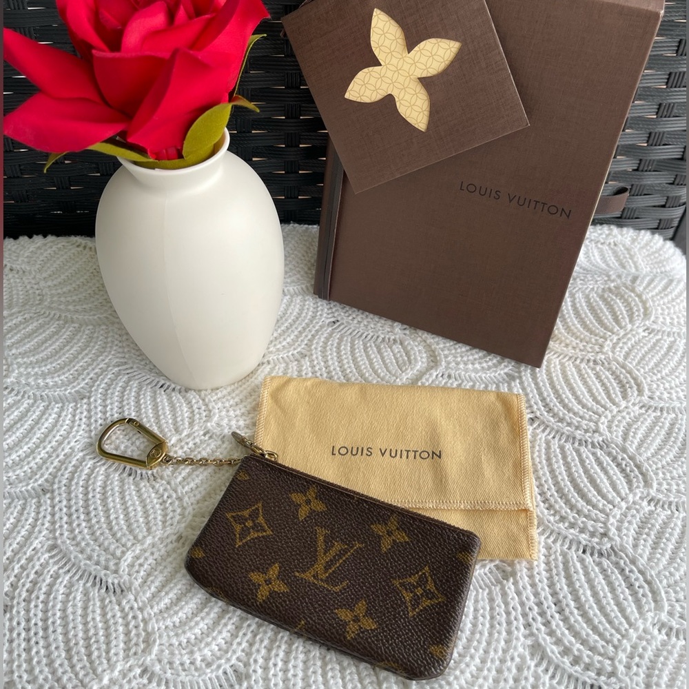 💯 Authentic Louis Vuitton Monogram Key Cles